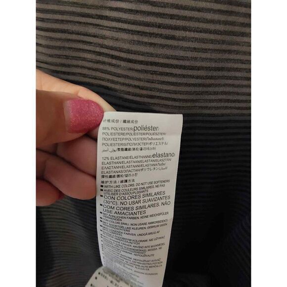 Men's Under Armour 1/4 Zip  Pullover, Gray & Black Stripe Size 2XL - Picture 4 of 6